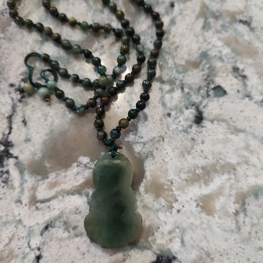 Jade Buddha necklace - Picture 4 of 4